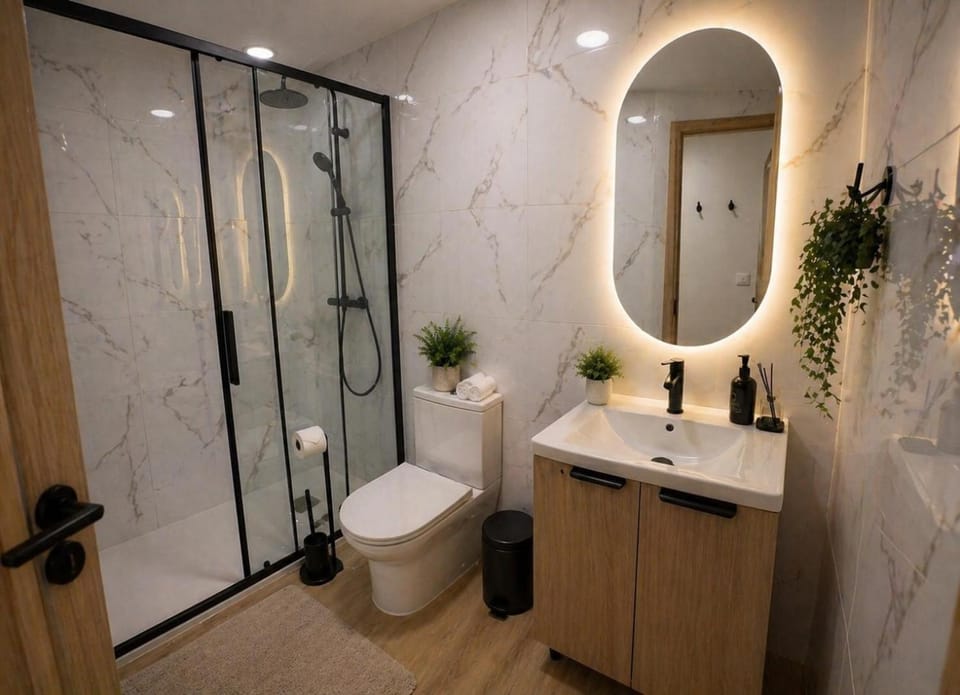 Shower, Toilet, Bathroom