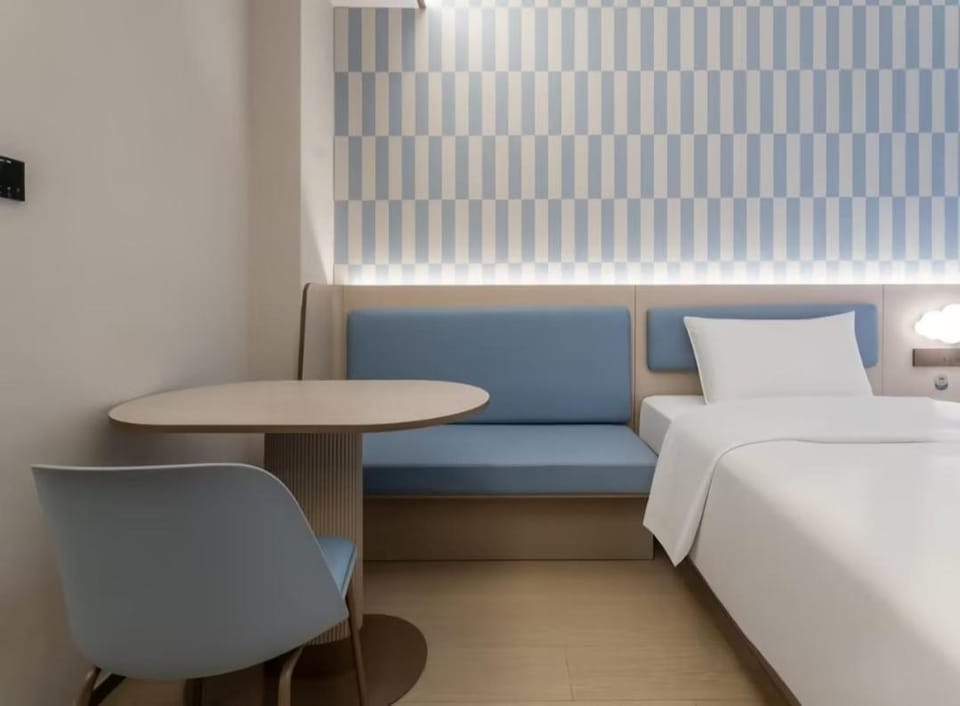 HanTing Hotel-Yiwu Global Digital Trade Center Zhejiang University Fourth Affiliated Hospital Hotel in Hangzhou