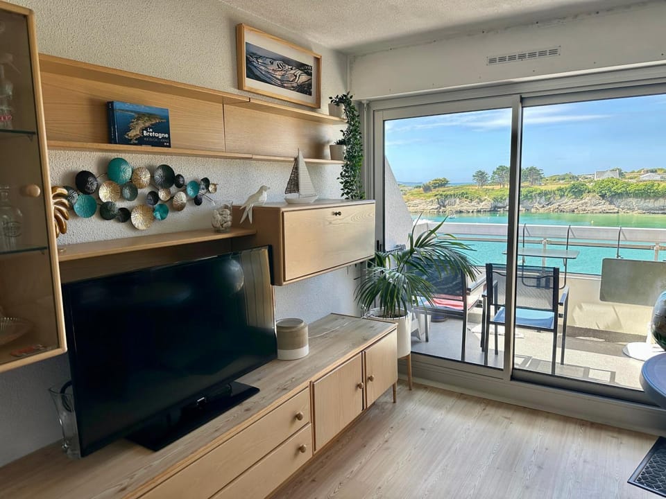 Living room, Sea view