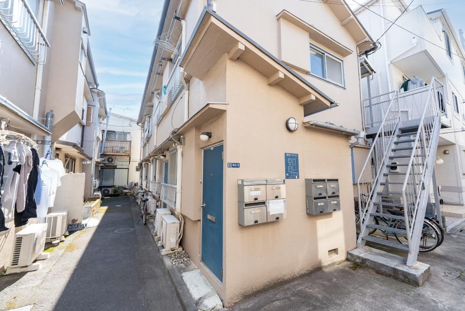Property building, Day, Street view