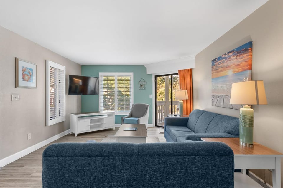 Horizon Haven 1st Floor Sick Hot Tub By Beach Star House in Myrtle Beach