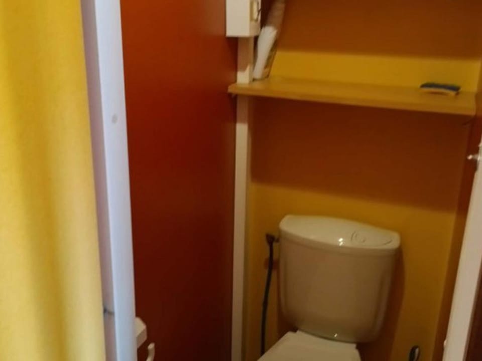 Mobil-home avec terrasse - 2 pers. - API-1-52-1995 Campground/ 
RV Resort in Nouvelle-Aquitaine