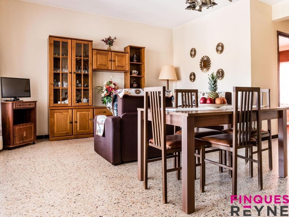 Encantador apartamento a 1,3 km de la playa, 3 habitaciones - ES-298-14 Apartment in Baix Empordà