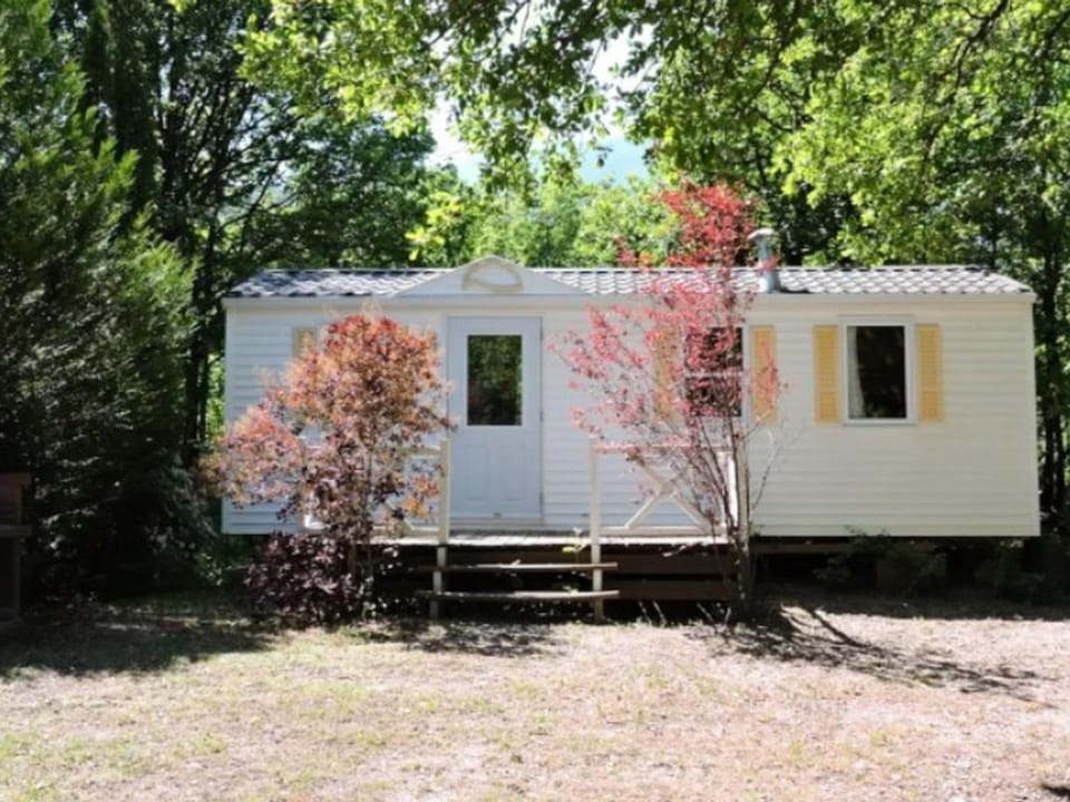 Mobil-home confortable avec terrasse - 4 pers. - API-1-52-1994 Campground/ 
RV Resort in Provence-Alpes-Côte d'Azur