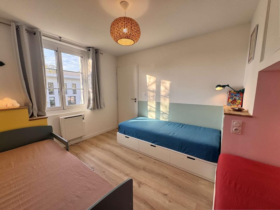 Appartement rénové cœur de ville - 5 pers. - FR-1-845-17 Apartment in Sanary-sur-Mer