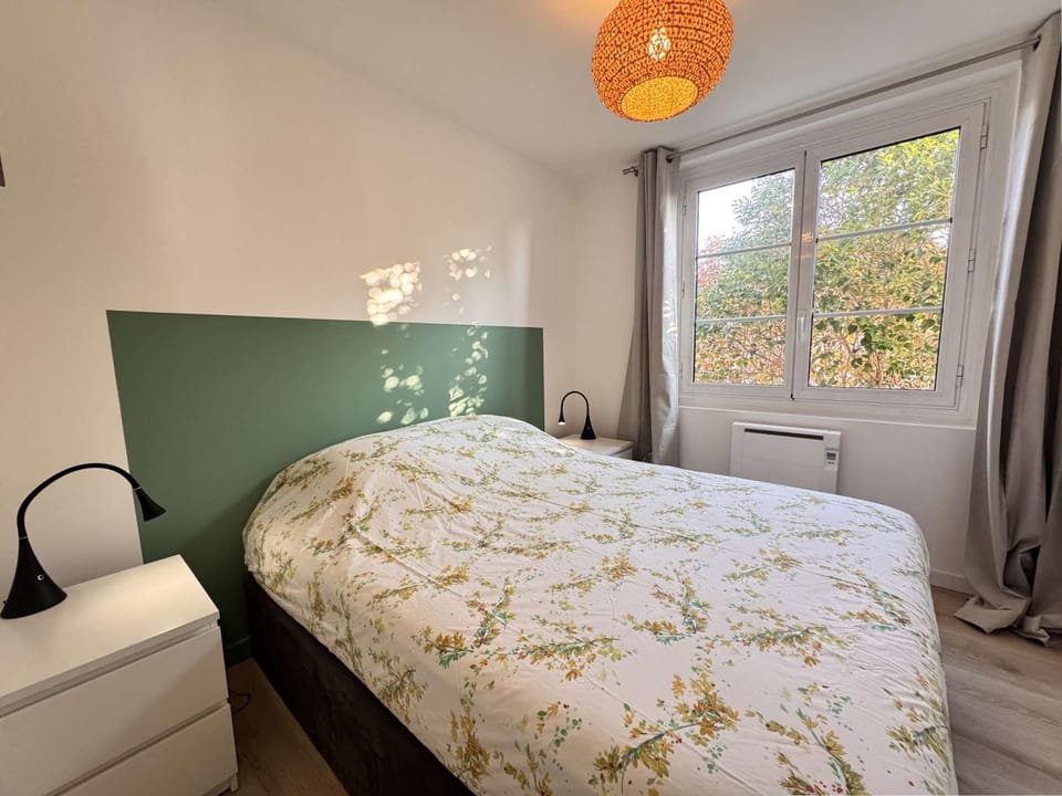 Appartement rénové cœur de ville - 5 pers. - FR-1-845-17 Apartment in Sanary-sur-Mer