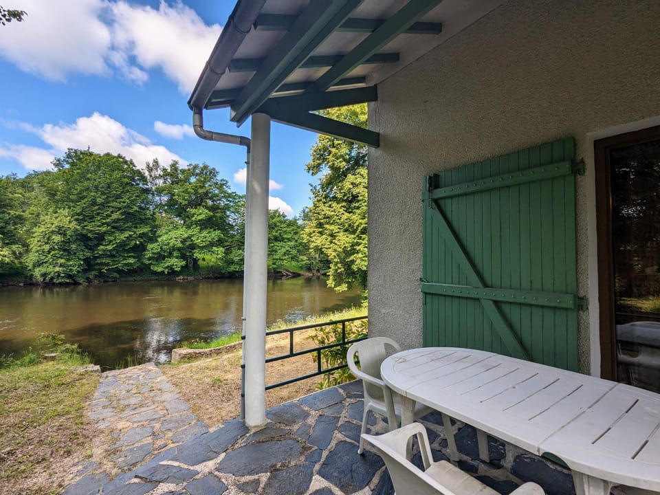 Île privée en Berry - Paradis au bord de la rivière - FR-1-591-782 House in Centre-Val de Loire