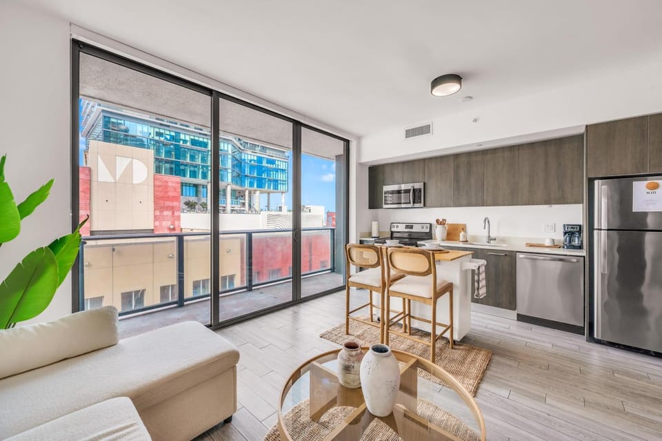 Kitchen or kitchenette, Living room, Seating area, Dining area, dishwasher, oven, stove
