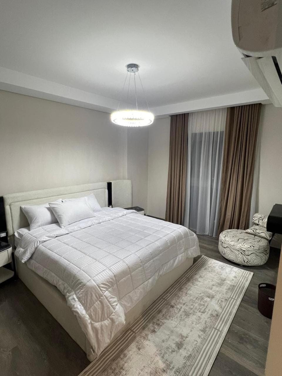 شقة مميزة للايجار بأبراج زد الشيخ زايد Apartment in Egypt