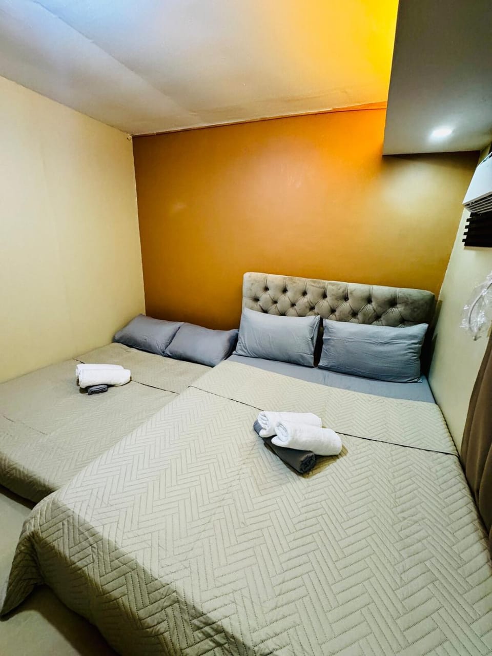 Smart Home Plus Jacuzzi near Clark Airport Apartment in Angeles
