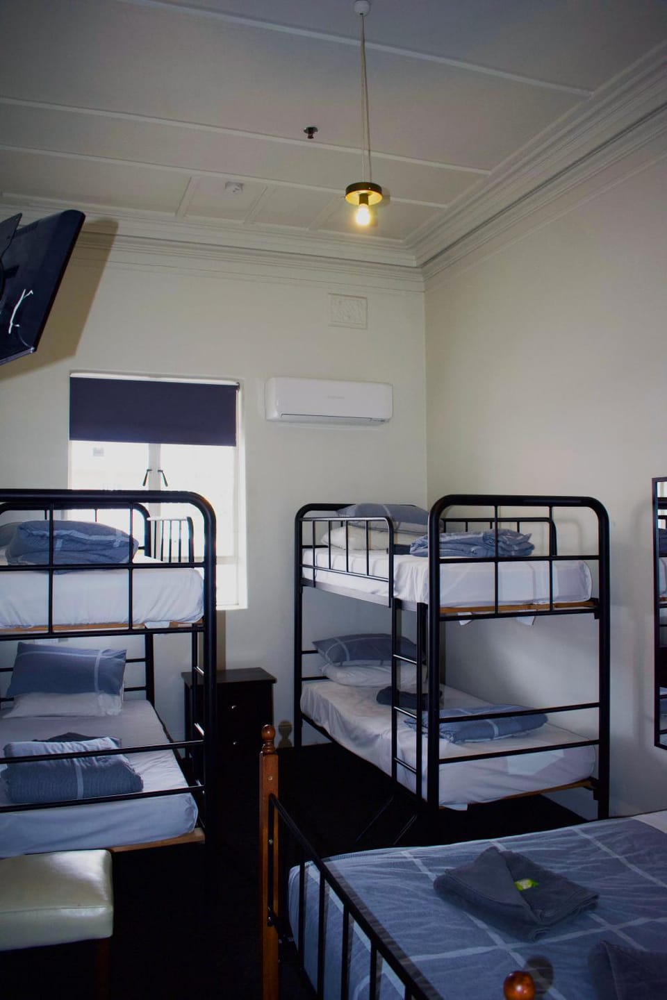 Bedroom, bunk bed