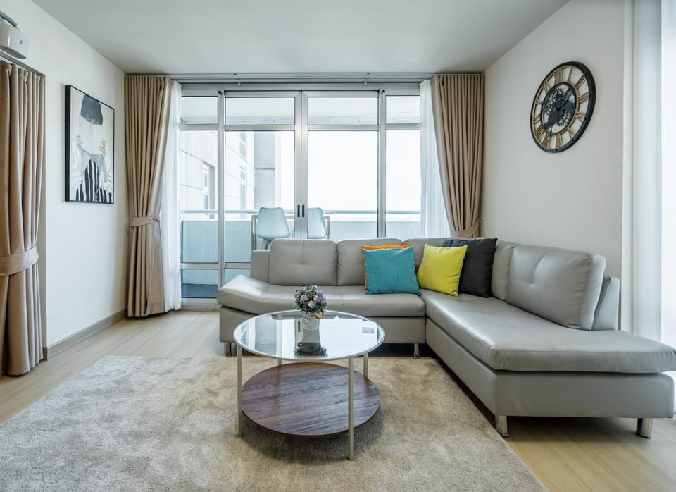 Nordic Minimal 3BR with Tub Near Impact Arena DMK Airport Apartment in Bangkok