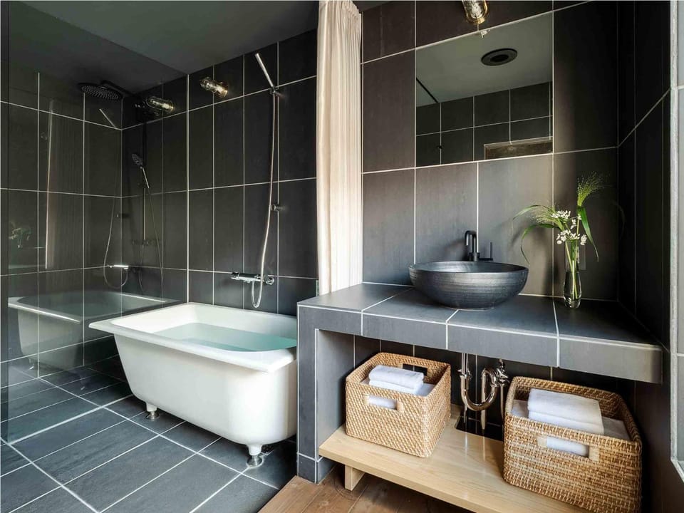 Bathroom, Bath, towels