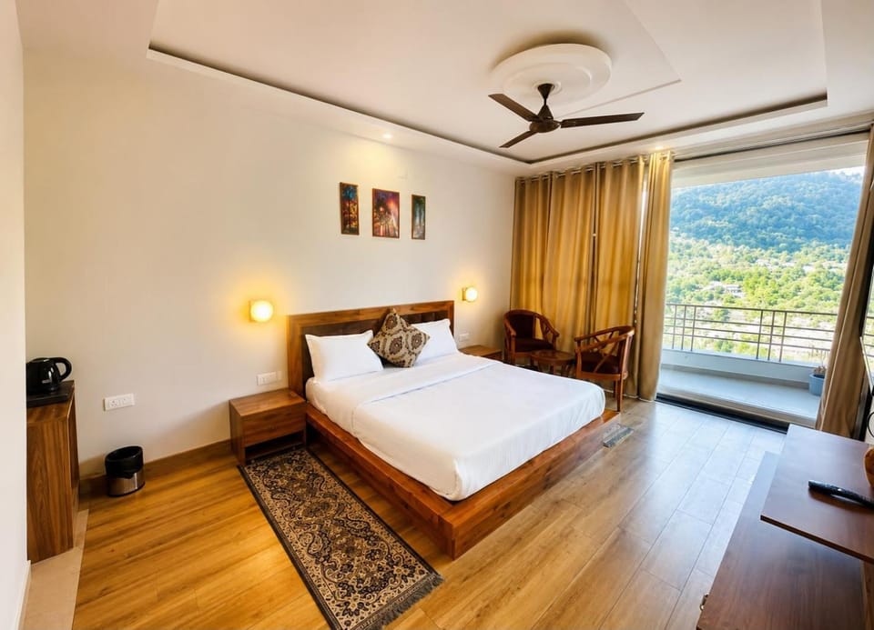 Bed, Photo of the whole room, Bedroom, Mountain view