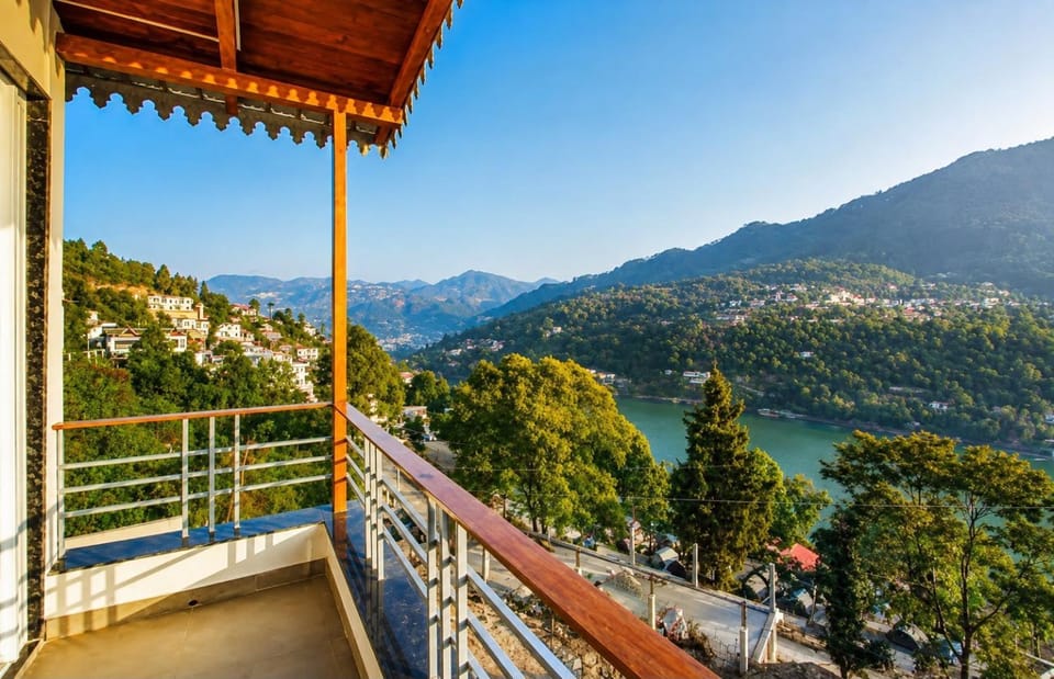 Day, Natural landscape, View (from property/room), Balcony/Terrace, Lake view, Mountain view