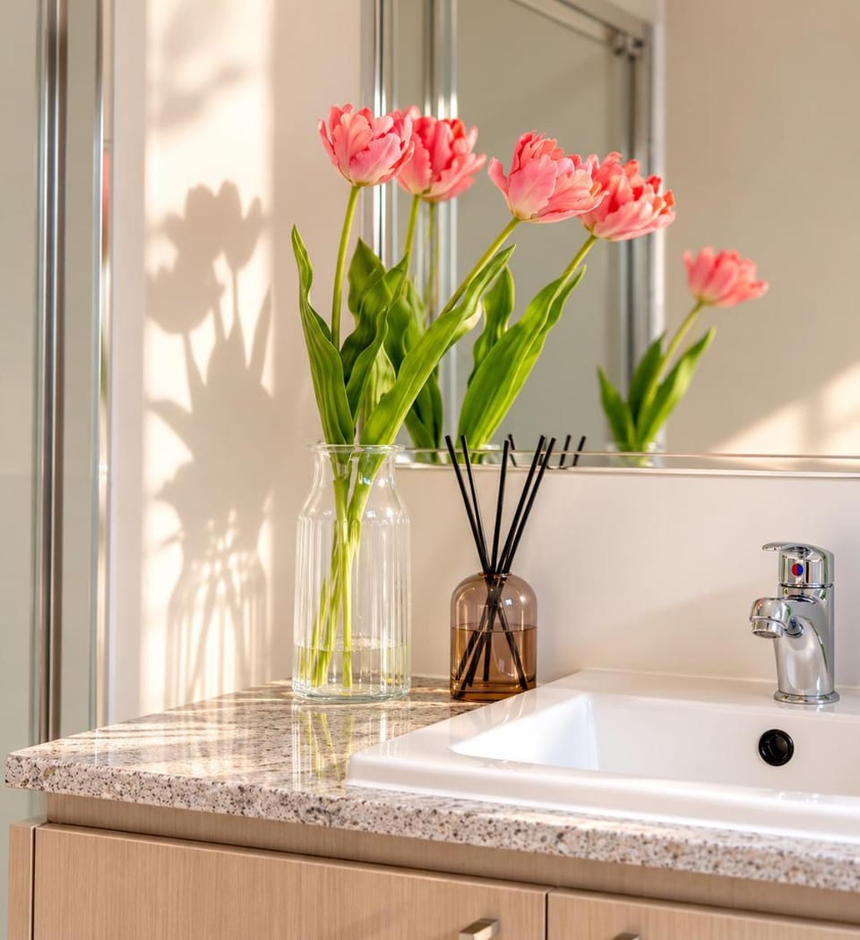 Bathroom, Decorative detail