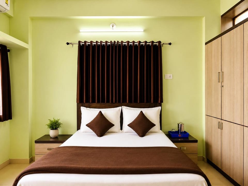 Bed, Photo of the whole room, Bedroom, wardrobe