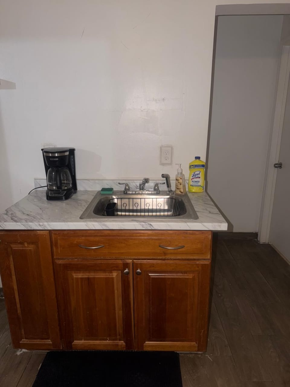 Kitchen or kitchenette, Communal kitchen