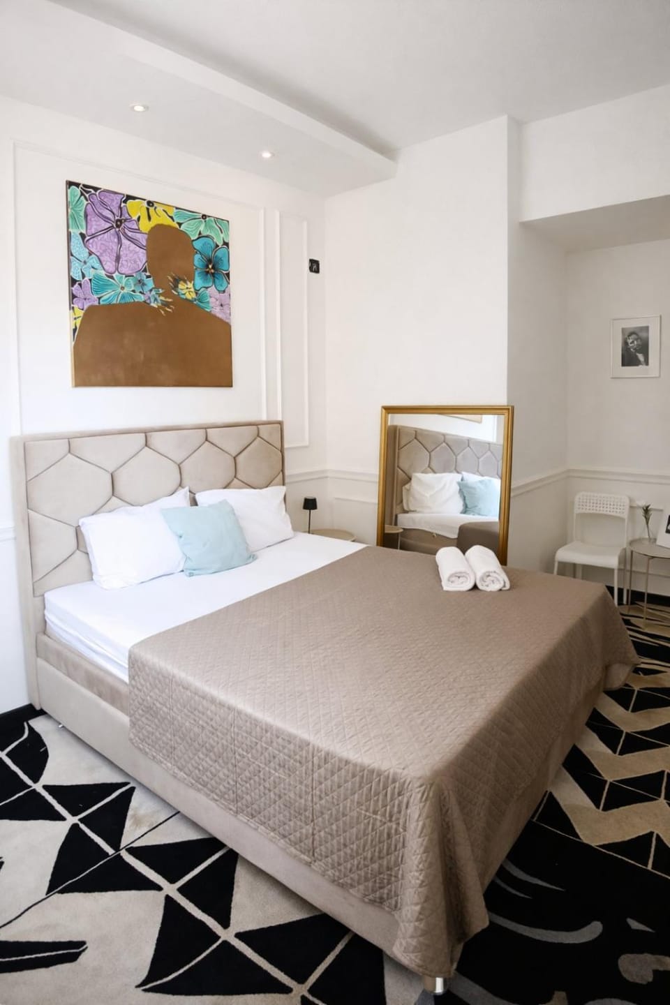 Bed, Photo of the whole room, Bedroom, towels