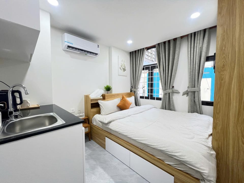 Bed, TV and multimedia, Living room, towels