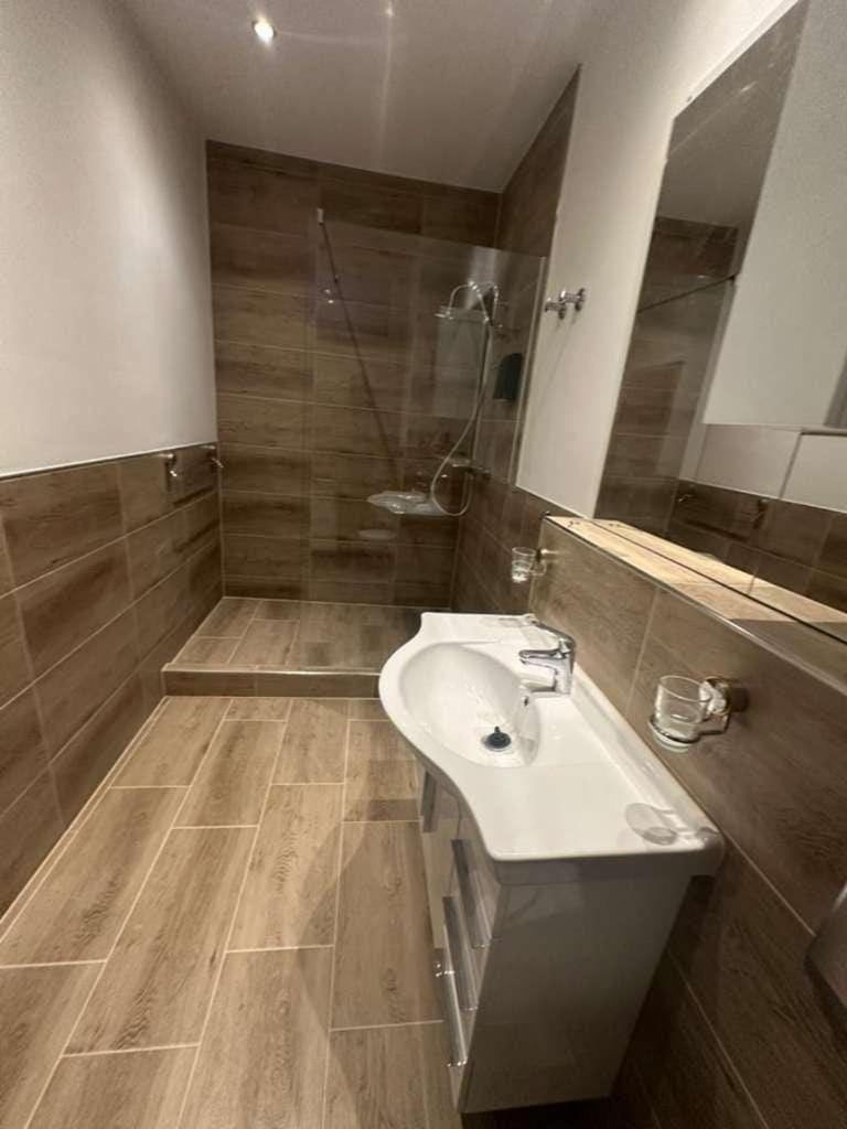 Kurvilla Hotel & Apartment Apartment in Landstuhl