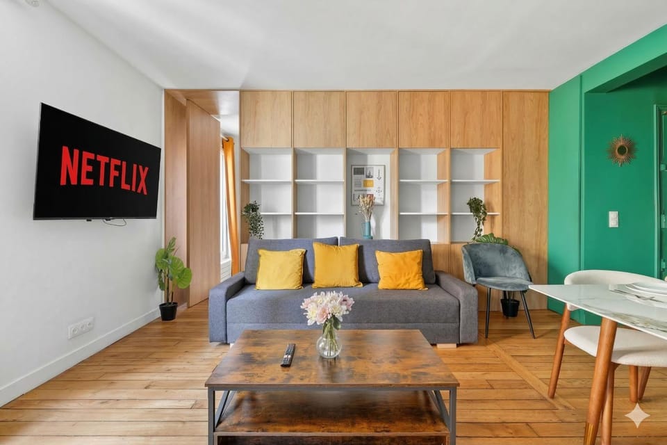 Communal lounge/ TV room, TV and multimedia, Living room