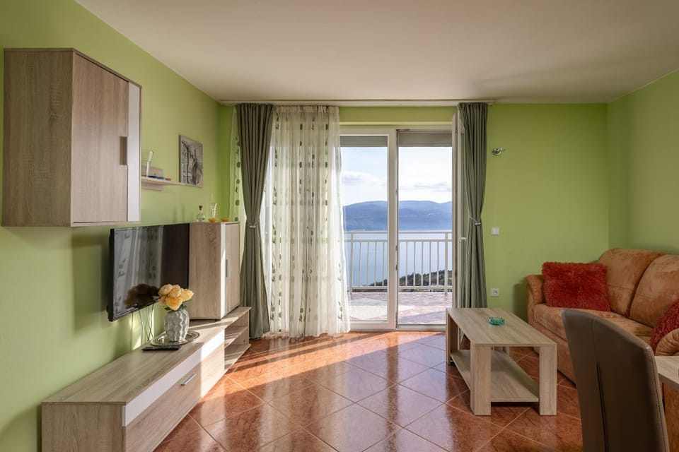 Living room, Dining area, Sea view
