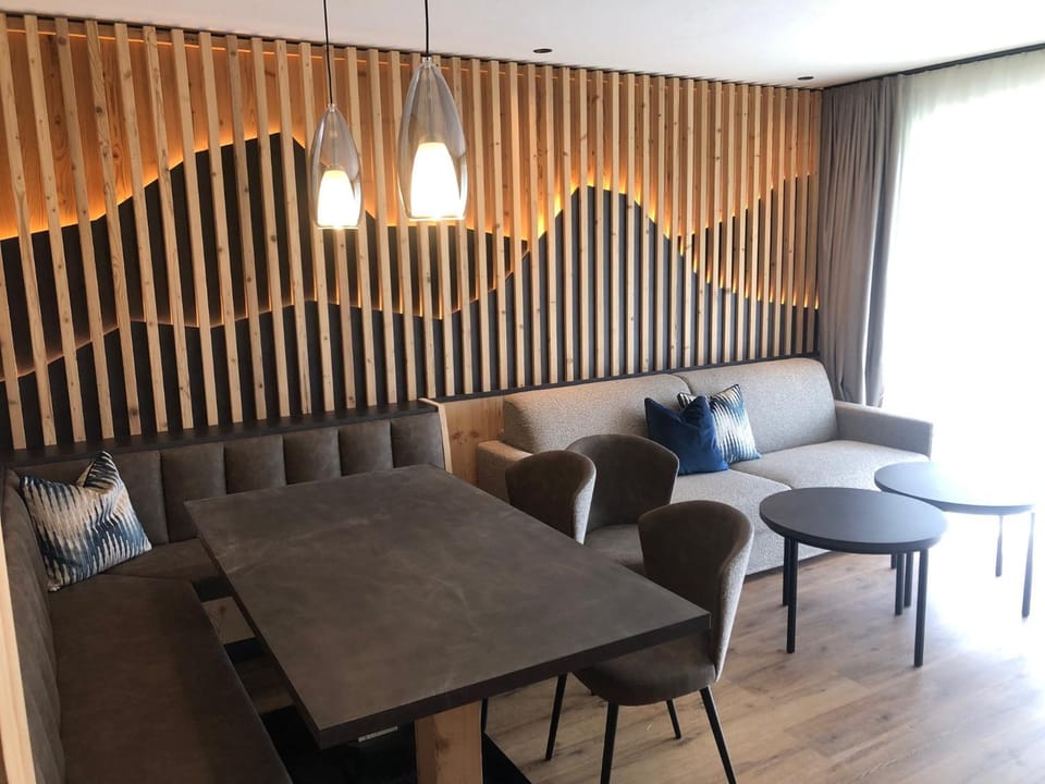 Living room, Seating area, kitchen