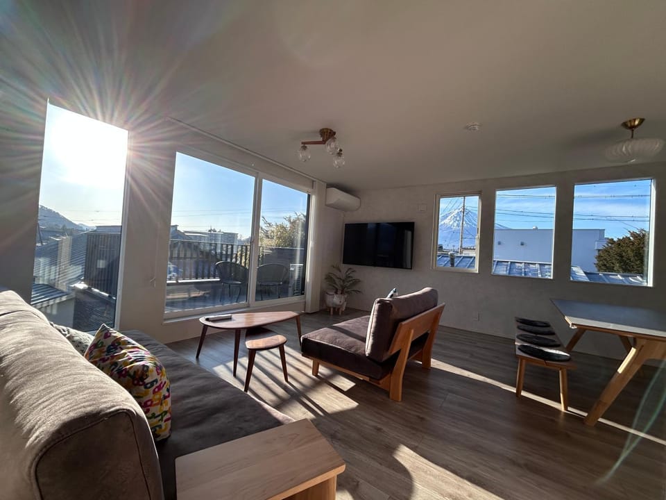 Natural landscape, Living room, Sunrise