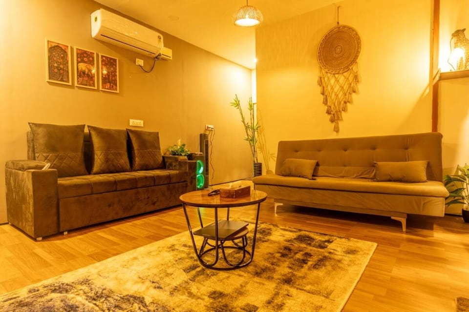 Living room, Seating area, air conditioner