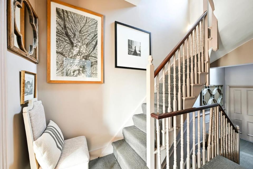 Argyl - Bright 3 Bedroom Home in Shepherds Bush House in London