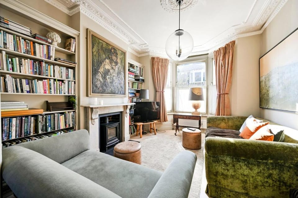 Argyl - Bright 3 Bedroom Home in Shepherds Bush House in London