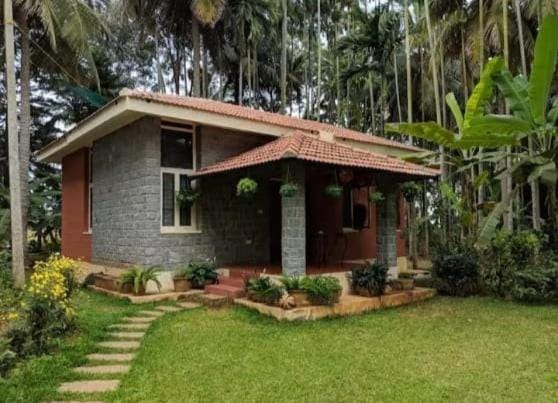 the 'Farm Estate Social' - Cottage in Green Estate House in Bengaluru