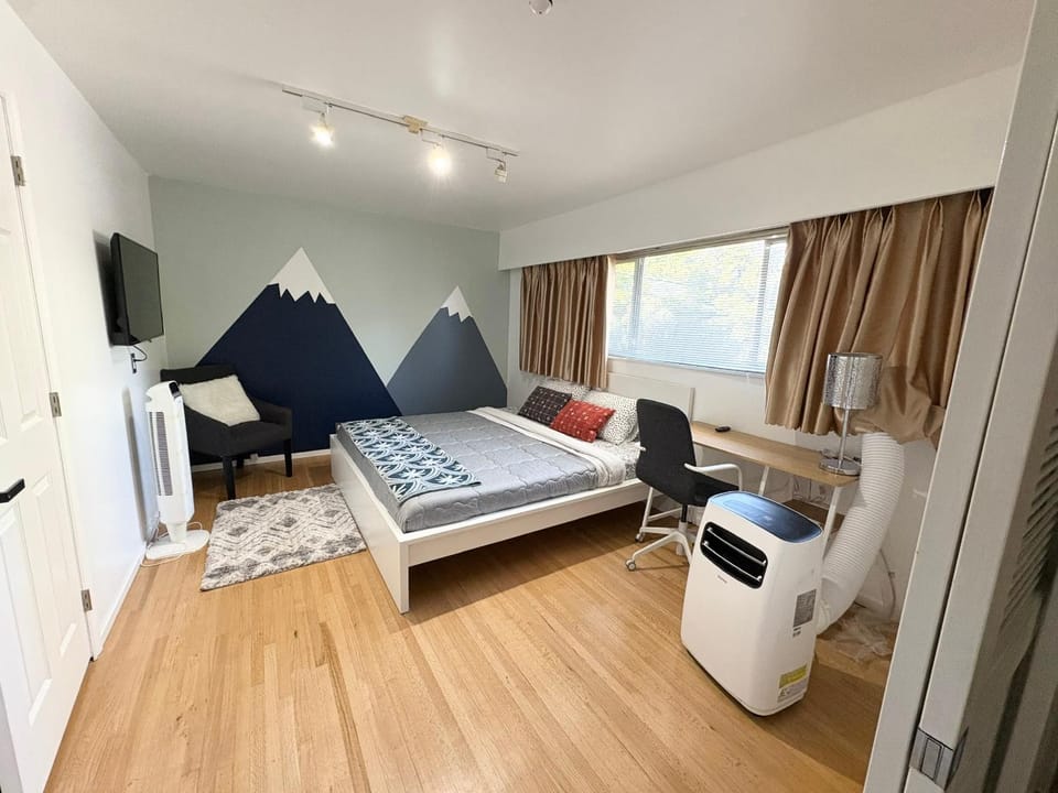 Bed, Bedroom, air conditioner
