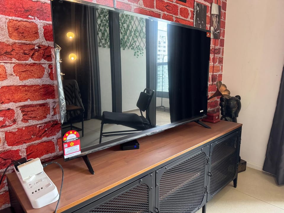 Luxury 2BR Arcoris Mont Kiara 6 pax Netflix Spacious Apartment in Petaling Jaya