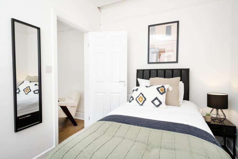 Gloucester Street Nest - 3BR Flat for 7 Guests Apartment in Stroud