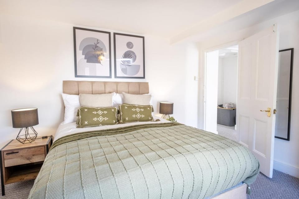 Gloucester Street Nest - 3BR Flat for 7 Guests Apartment in Stroud