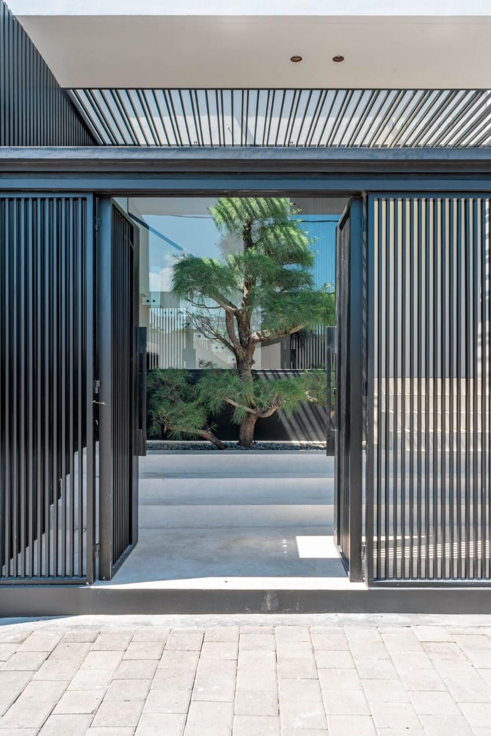 Modern Luxury 4BR Walk to Liga Tennis Villa in North Kuta