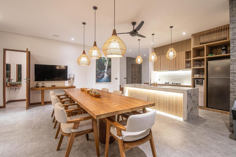 Modern 4br Villa Canggu, Rice view, AC House in North Kuta