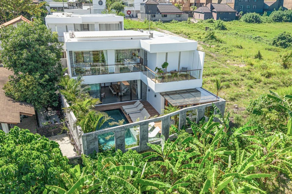 Modern 4br Villa Canggu, Rice view, AC House in North Kuta
