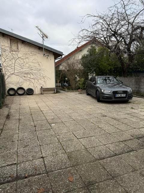 Property building, Parking