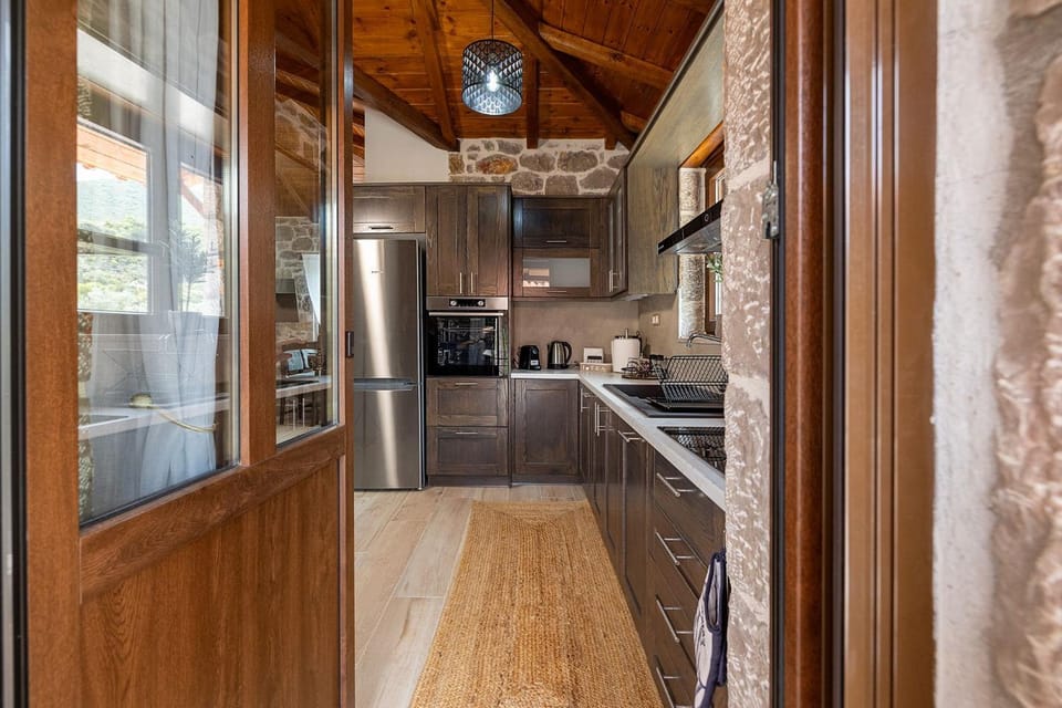 Kitchen or kitchenette, oven, stove