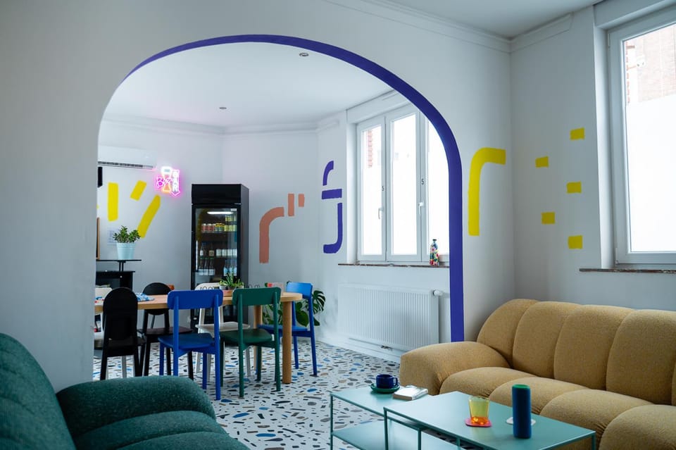 Living room, Seating area