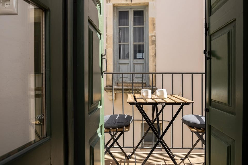 Property building, View (from property/room), Balcony/Terrace