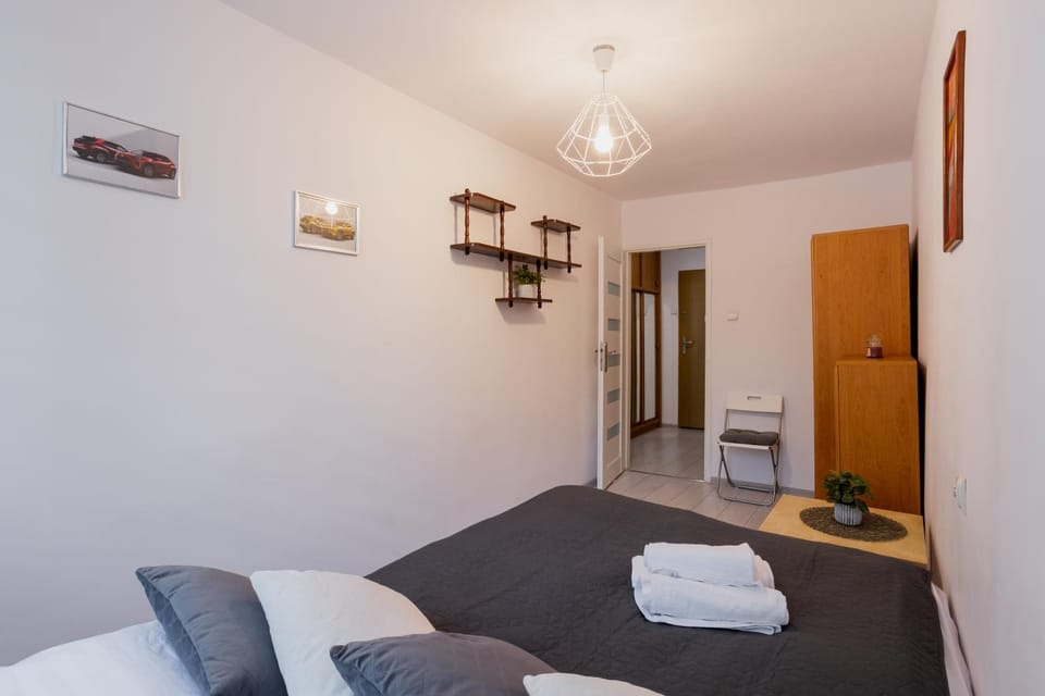 Bed, Photo of the whole room, Bedroom, towels, wardrobe