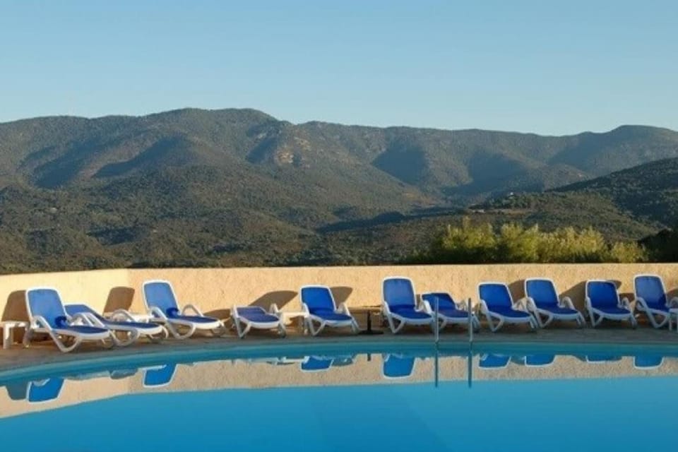 Off site, Day, Natural landscape, Mountain view, Pool view, Swimming pool, Swimming pool, sunbed