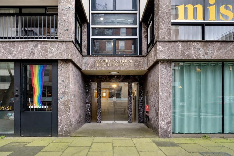 Facade/entrance