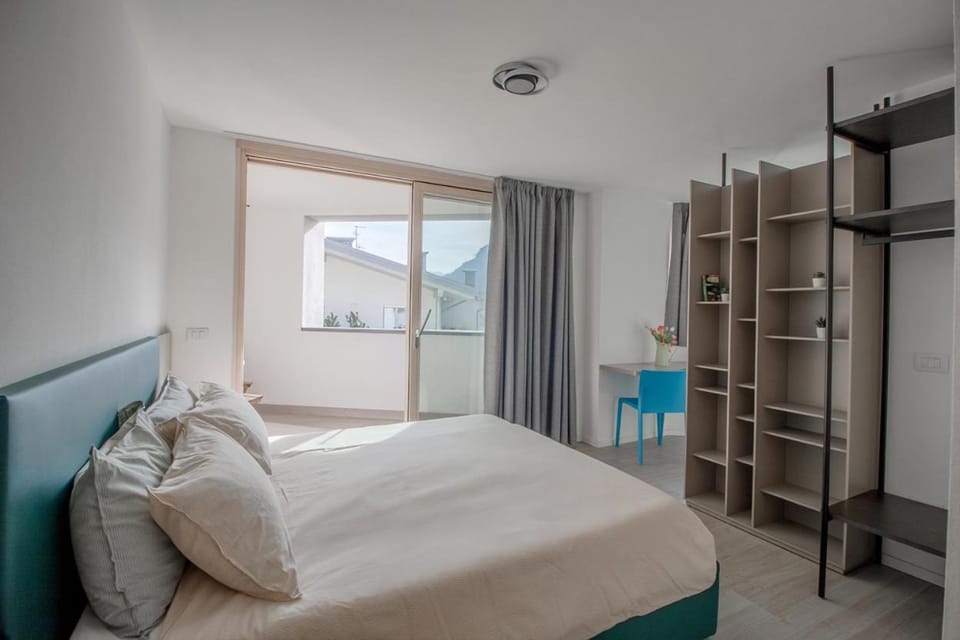 Bed, Balcony/Terrace, Photo of the whole room, Bedroom, towels