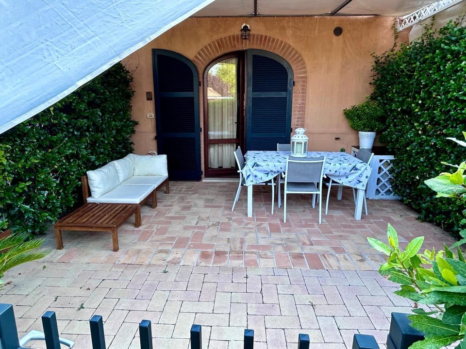 P079 - Porto Recanati, bilocale con corte in residence con piscina Apartment in Porto Recanati