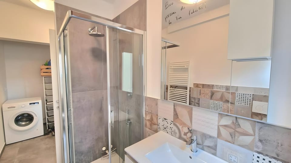 Bathroom, Living room
